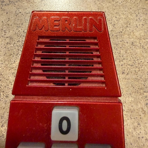 Vintage Hasbro Merlin 2004 Red Handheld Electronic Game - Tested - Picture 6 of 12